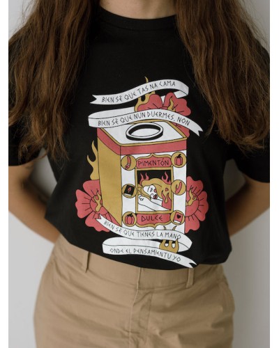 Camiseta ilustrada por Nievesita en Negro