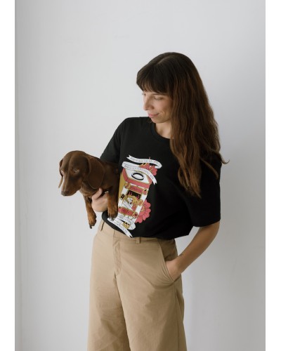 Camiseta ilustrada por Nievesita en Negro
